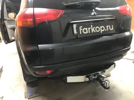 Фаркоп TowRus для Mitsubishi Pajero Sport 2008-2017 (с нерж. накладкой) 159366 в Новокузнецк