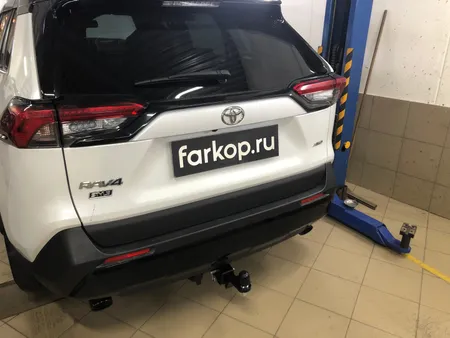 Фаркоп Berg для Toyota RAV4 2019- F.5717.002 в Новокузнецк